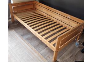 Eenpersoons grenen bed