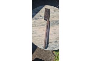 Vakkundig gemaakte custom laminaat benchrest kolf