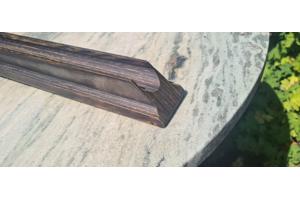 Vakkundig gemaakte custom laminaat benchrest kolf