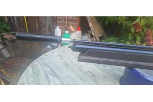 Vakkundig gemaakte custom laminaat benchrest kolf