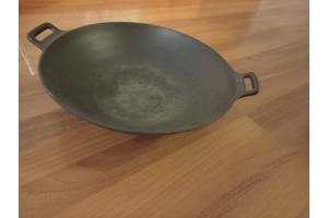 Gietijzeren wok in goede staat, diameter bovenkant 36,5 cm