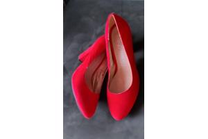 Rode pumps van Trend One, maat 38