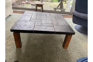 salontafel, zeer degelijk.