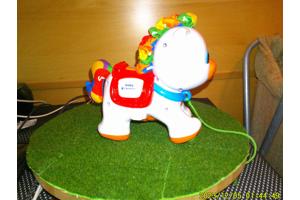 Clementoni zingende pony 1