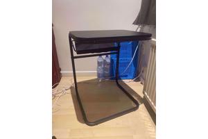 zwarte bijzettafel van ikea