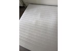 Ikea VALEVÅG matras 180x200 middelhard