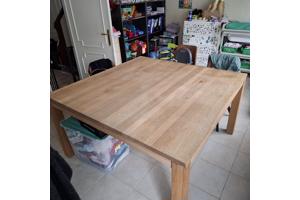 Vierkante tafel  uit hout
