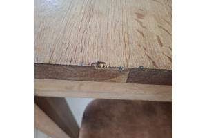 Vierkante tafel  uit hout