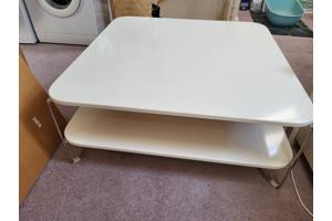 Vierkante IKEA salontafel