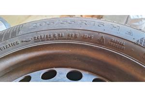 Set van 4 winterbanden op stalen velg 205/55 R16