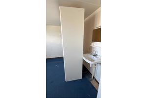 Witte grote hang/leg kledingkast