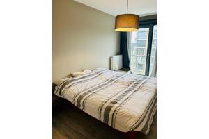 Twee persoons bed, 2 losse delen incl matrassen