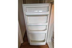 Gratis koelkast vriezer combinatie 141cm hoog