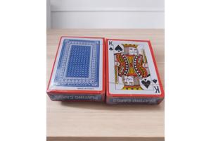 2 doosjes spel kaarten, voor uren speel plezier.