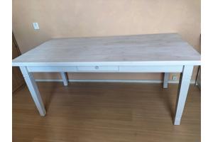 Tafel oud grenen white wash geverfd blad en poten wit