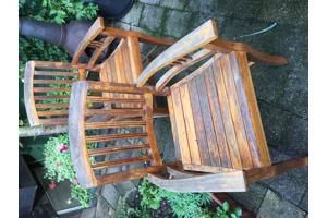 3 houten stoelen