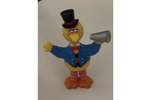 Sesamstraat Henson : yellow Big bird in takelauto garage