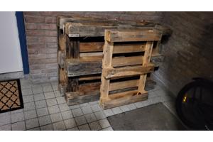 Pallets 2 'groot' en 1 'klein'