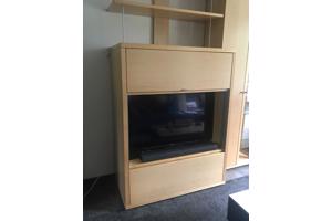 Ruime Tv kast, ahorn