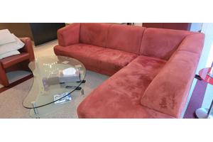 Rode hoek bank met lounge gedeelte
