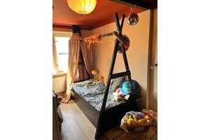 Kinderbed met tentvorm