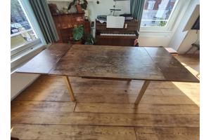 Houten uitschuifbare eettafel