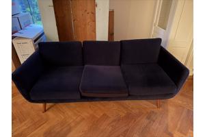 Marine blauwe velour bank in hele goede staat