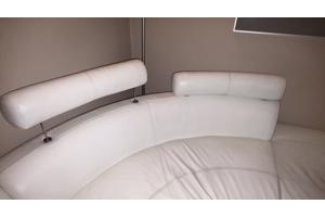 Witte leren hoekbank