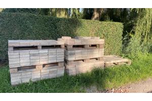 Terrastegels 20x20 cm. Pasblok 20x20 cm.