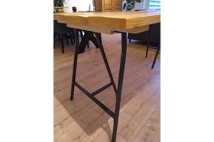 Zelfbouw steigerhouten tafel/Ikea poten