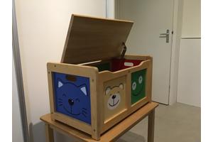 Speelgoed kist+tafeltje