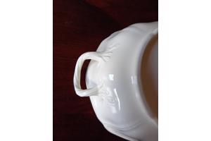 Wedgwood Queens Plain 2 dekschalen met deksel