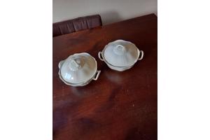 Wedgwood Queens Plain 2 dekschalen met deksel