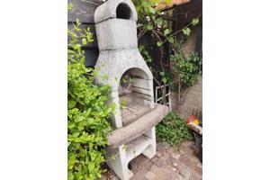 Stenen BBQ met toebehoren