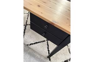 Bureau met laden 140x70cm goede staat