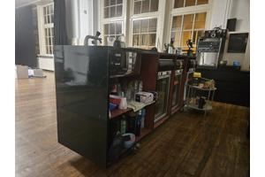 Horeca bar - wat ouder, volledig en bruikbaar