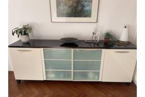 Dressoir modern met legplanken en lades