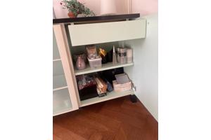 Dressoir modern met legplanken en lades