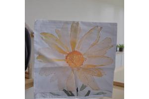 Set van 4 kussenhoezen mosterdgeel bloem en tekst 40x40cm