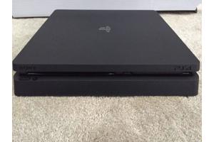 PlayStation 4 met  controle en oplader