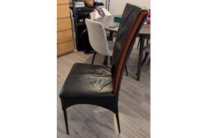 Mooie grote eettafel + 4 stoelen