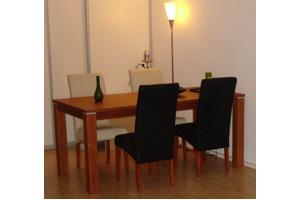 Houten Eettafel met 4 stoelen