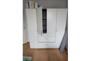 huishoudelijke goederen, kledingkast