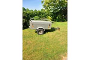 Te koop: Aanhangwagen met deksel afsluitbaar