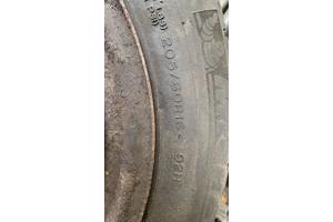 205/60R16 Winterbanden op stalen velgen met roest