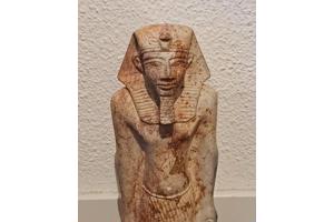 Egyptische Farao  Thoetmosis III Beeldje