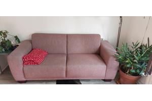 Nice pink/purple fabric sofa (200 x 80 cm) in good condition