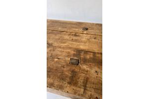 Stoere eetkamer tafel, authentiek met vintage-look