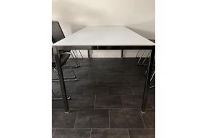 Eetkamertafel 180cm x 85cm x 73cm