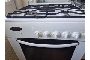 Gratis fornuis Bosch met oven - ophalen op 17, 18 of 19 juli.